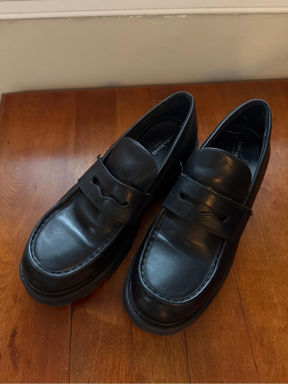 Women’s Vagabond Black Leather Loafers
